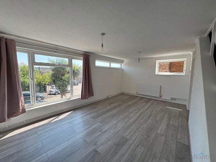 4 Bedroom End Of Terrace House To Rent In Baynes Close, Enfield, EN1