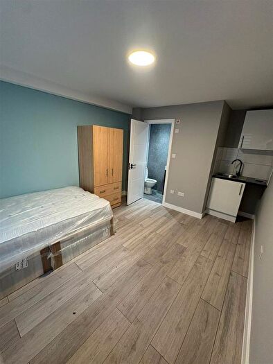 Studio To Rent In Coningsby Drive, Potters Bar, EN6