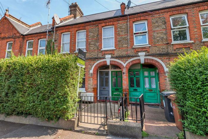 2 Bedroom Apartment To Rent In Diana Road, Walthamstow, E17