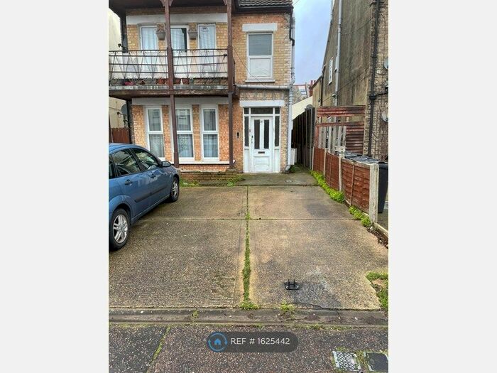 1 Bedroom Flat To Rent In Hayes Road, Clacton-On-Sea, CO15