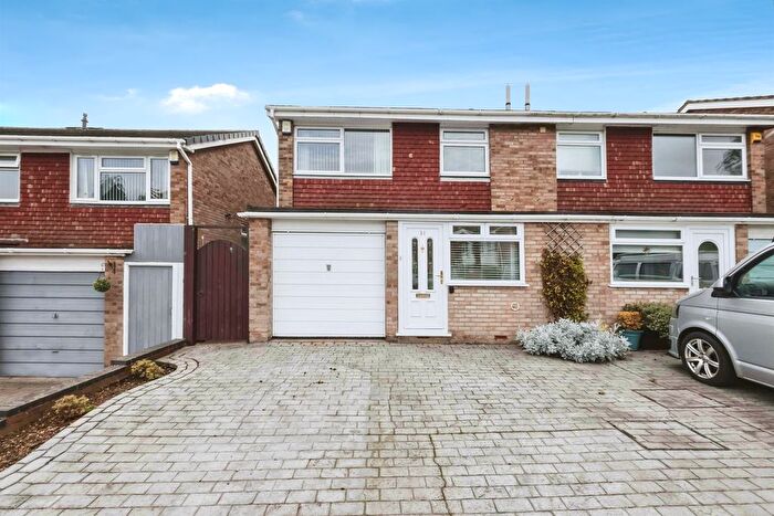 3 Bedroom Semi-Detached House For Sale In Kenward Croft, Harborne, Birmingham, B17