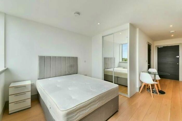 Studio To Rent In Middlesex House, Spring Villa Road, Edgware, Edgware, HA8