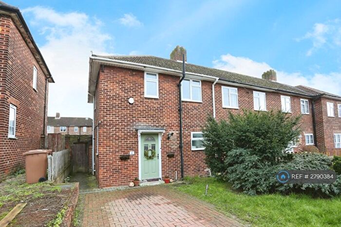 3 Bedroom End Of Terrace House To Rent In Elmscott Road, Bromley, BR1