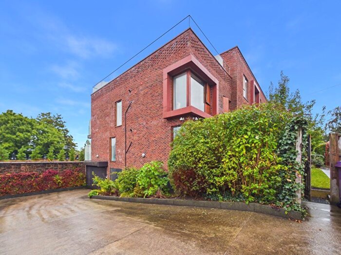 2 Bedroom Flat For Sale In The Water Gardens, Church Road South, Liverpool., L25