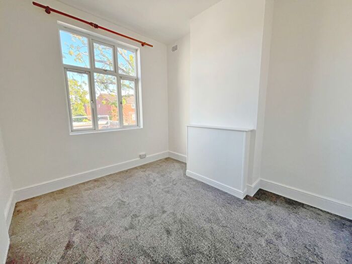 3 Bedroom Flat To Rent In Ealing, W5