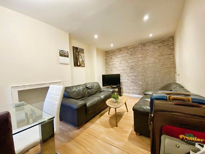 4 Bedroom Terraced House To Rent In Manners Road, Southsea, PO4