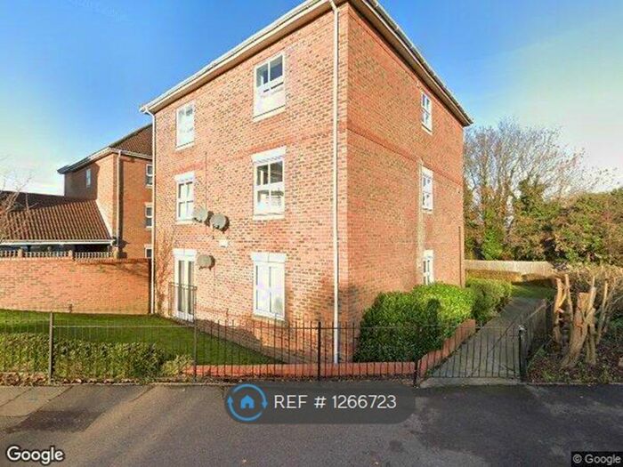 2 Bedroom Maisonette To Rent In Drake Road, Chafford Hundred, Grays, RM16