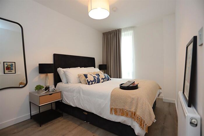 1 Bedroom Flat To Rent In Lockside Lane, Salford, M5