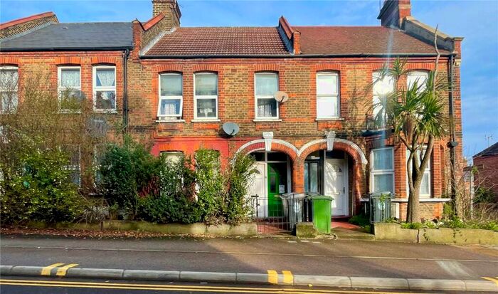 2 Bedroom Flat To Rent In Forest Road, Walthamstow, London, E17