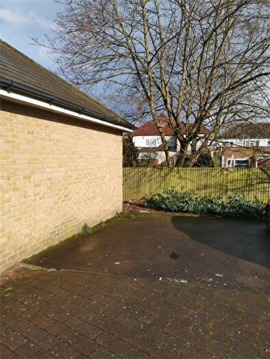 2 Bedroom Flat For Sale In Chamberlayne Avenue, Wembley, HA9