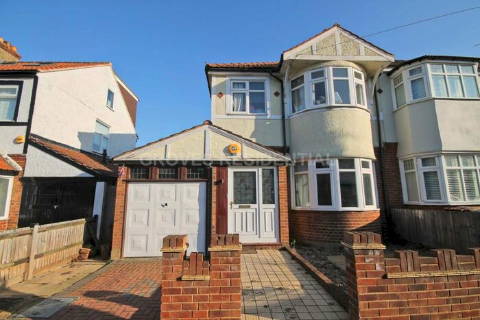 3 Bedroom Semi-Detached House To Rent In Cavendish Avenue, New Malden, KT3