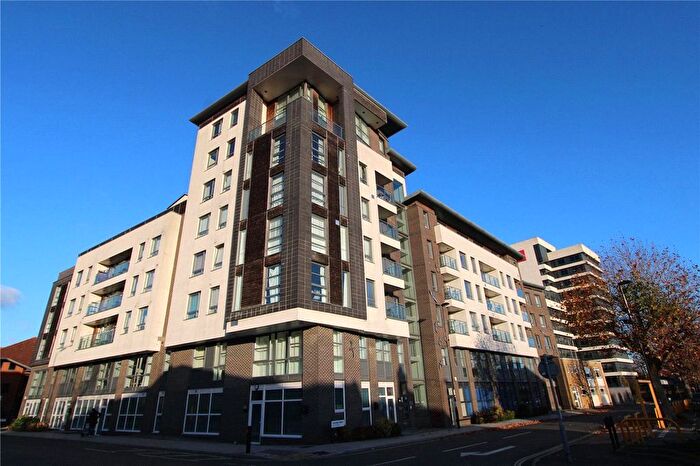 2 Bedroom Flat To Rent In College Street, Southampton, Hampshire, SO14