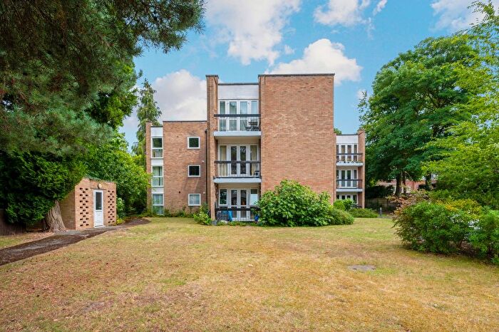 2 Bedroom Flat To Rent In Eastwood, Bridgewater Road, Weybridge, KT13