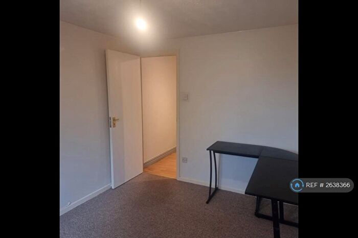 2 Bedroom Flat To Rent In Norfolk House, Birmingham, B30