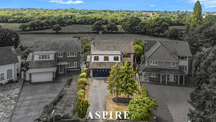 3 Bedroom Detached House For Sale In Haresland Close, Benfleet, SS7
