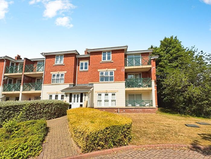 2 Bedroom Flat For Sale In Belvedere Gardens, Newcastle Upon Tyne, NE12