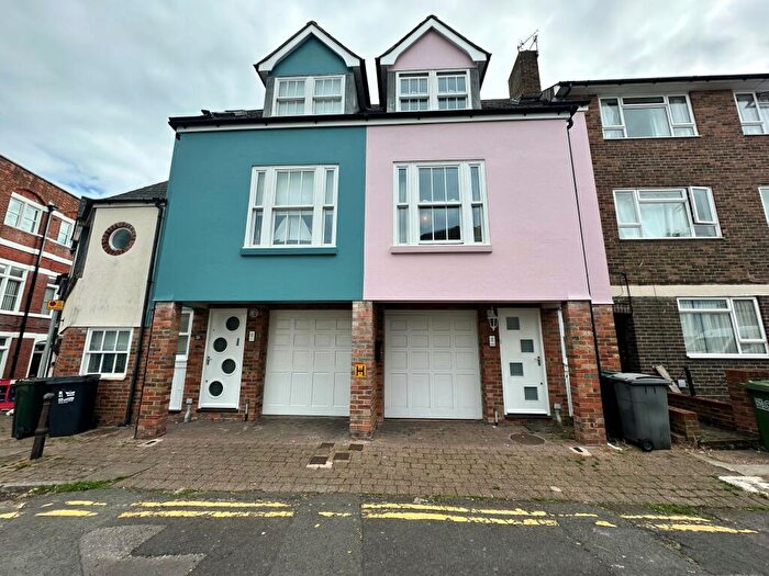 2 Bedroom Terraced House To Rent In Little Chelsea, BN21