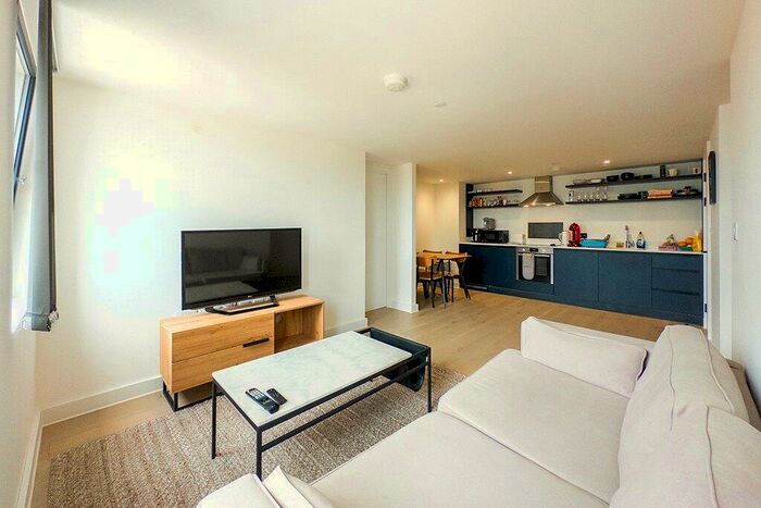 2 Bedroom Apartment To Rent In Spinners Way, Castlefield, Manchester, M15