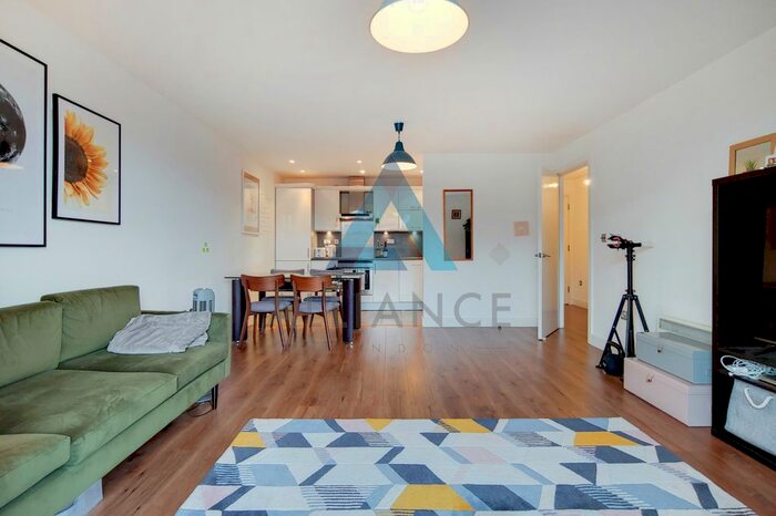 1 Bedroom Flat To Rent In Eluna Apartments, Wapping Lane, E1W