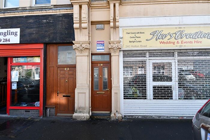 3 Bedroom Maisonette To Rent In Holton Road, Barry, CF63