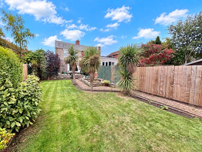 3 Bedroom Semi-Detached House For Sale In Darlington Road, Ferryhill, DL17