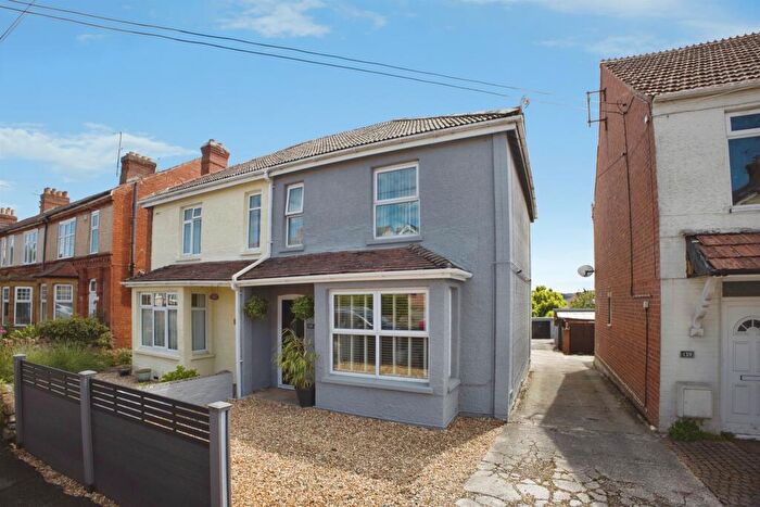 4 Bedroom Semi-Detached House For Sale In Preston Road, Yeovil, BA20