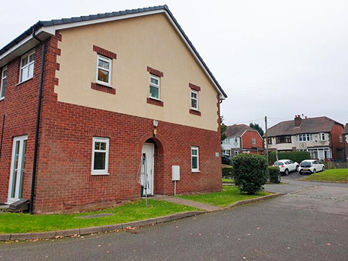 2 Bedroom Maisonette To Rent In Bell Court, Birmingham, B31