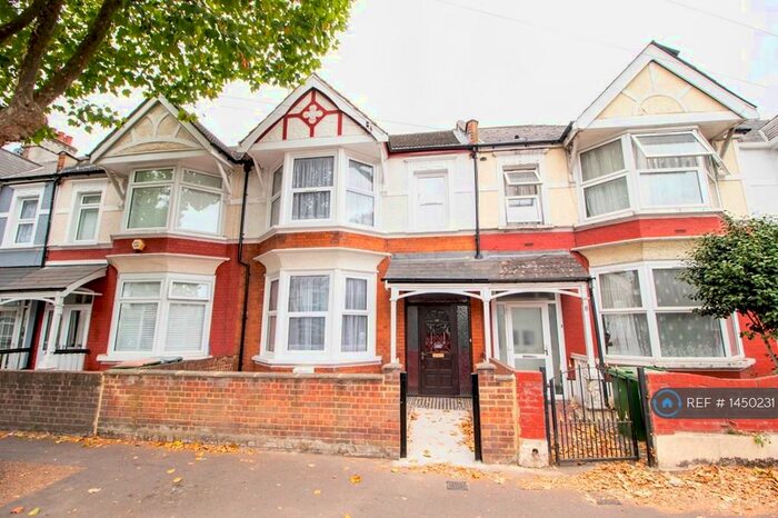 4 Bedroom Detached House To Rent In Hatherley Gardens, London, E6