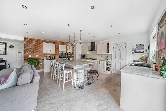 7 Bedroom Detached House For Sale In Greenfield Gardens, Cricklewood, London, NW2