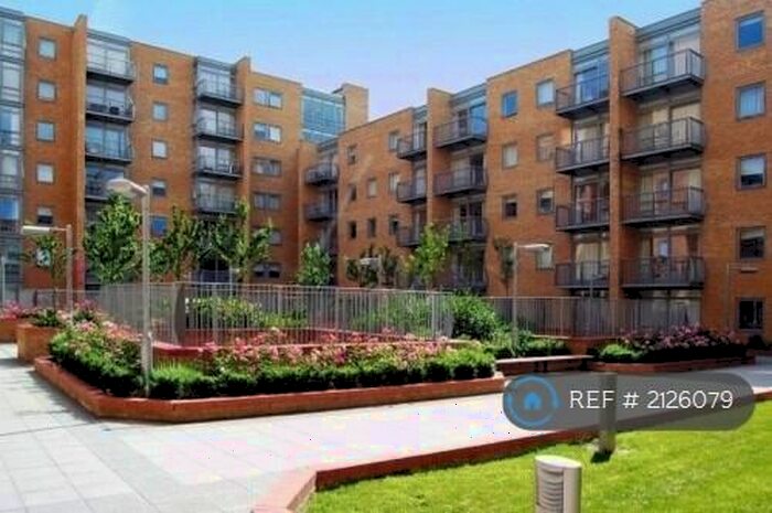 2 Bedroom Flat To Rent In Constable House, London, E14