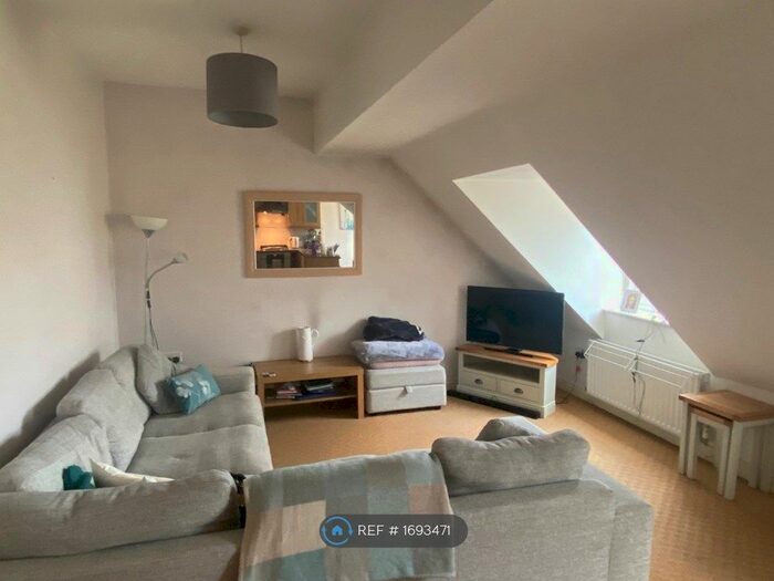 1 Bedroom Flat To Rent In Kingswood Heights, Bristol, BS15