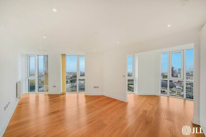 2 Bedroom Flat To Rent In High Street London, E15