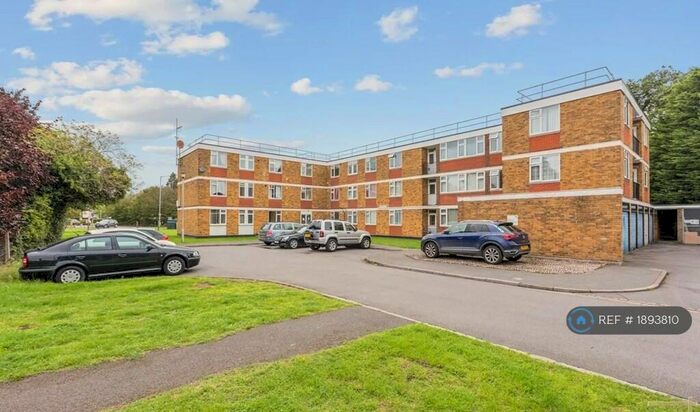 2 Bedroom Flat To Rent In Fulmer Road, Gerrards Cross, SL9
