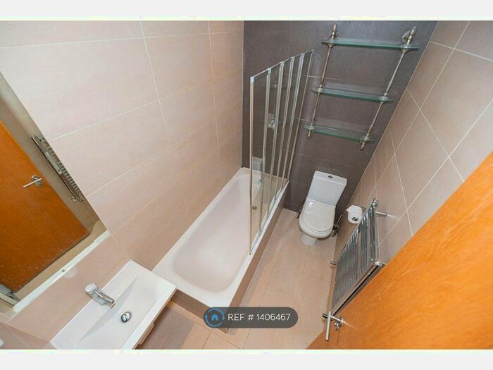 2 Bedroom Flat To Rent In Brixton, London, SW2