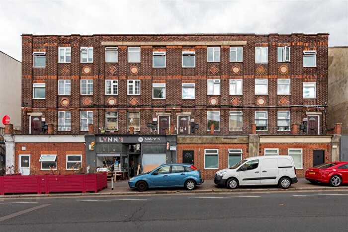 1 Bedroom Flat To Rent In Wood Street, Walthamstow, E17