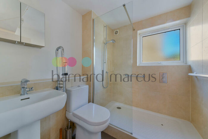 2 Bedroom Flat To Rent In Selhurst Road, London, SE25