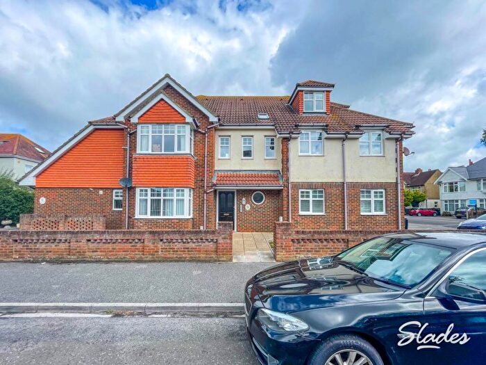 2 Bedroom Flat To Rent In Pinecliffe Avenue, Southbourne, Bournemouth, BH6