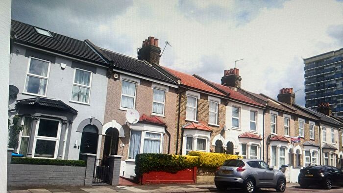 3 Bedroom Terraced House To Rent In Lincoln Road, Enfield, EN3