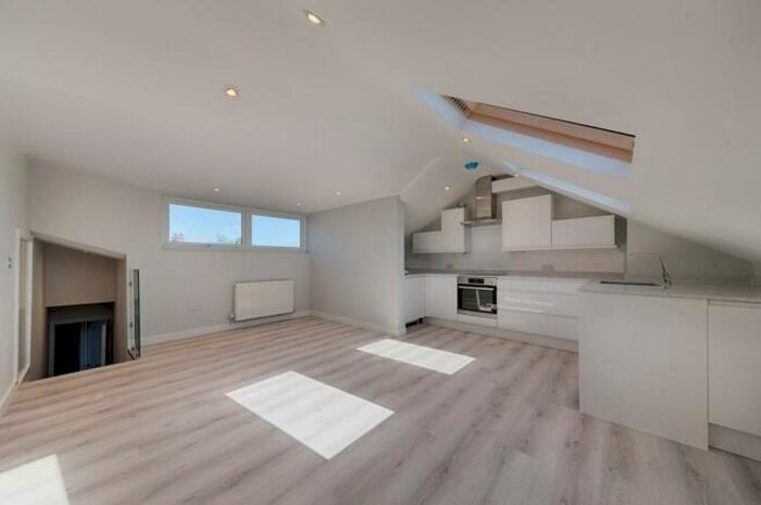 2 Bedroom Flat To Rent In Victoria Road, London, NW6