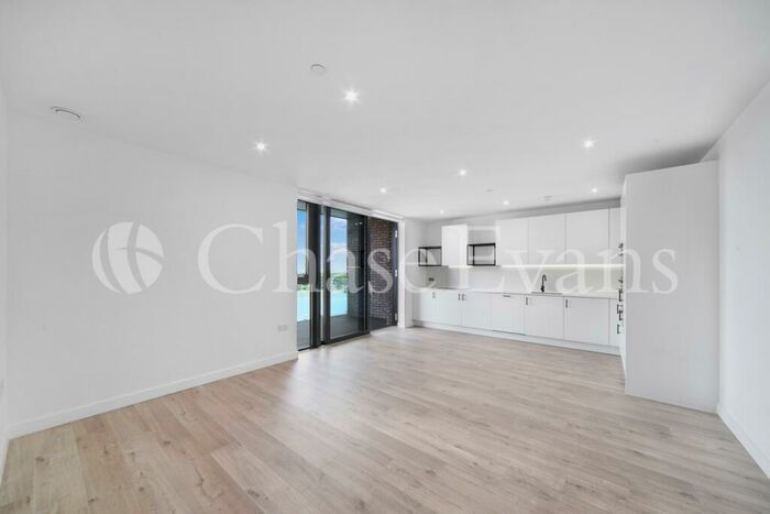 2 Bedroom Apartment To Rent In Willowbrook House, Woodberry Down, Finsbury Park, N4