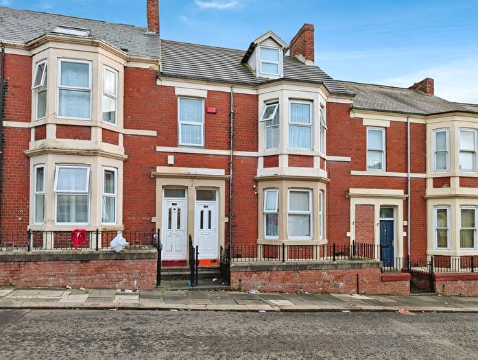 4 Bedroom Flat To Rent In Strathmore Crescent, Benwell, Newcastle Upon Tyne, NE4