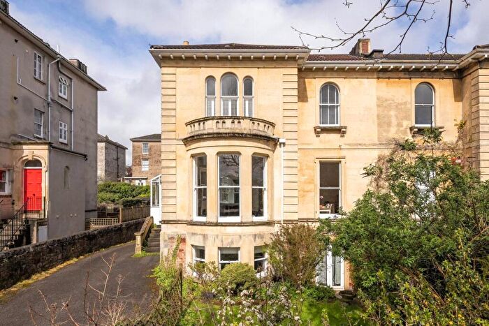 2 Bedroom Apartment For Sale In Westfield Park, Redland, Bristol, BS6