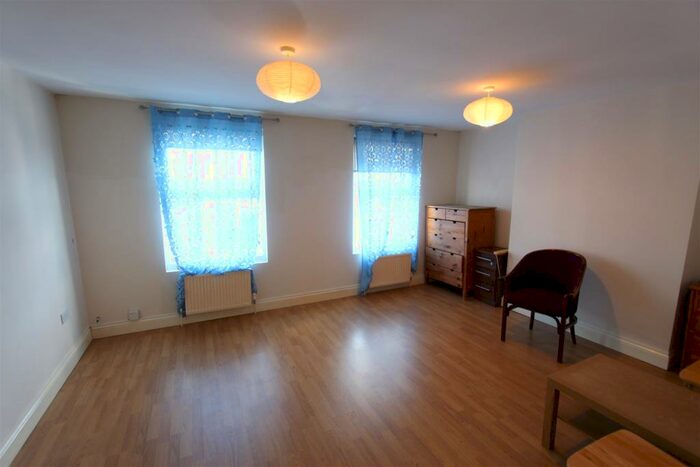 Studio To Rent In Bounds Green Road, Bounds Green, N11