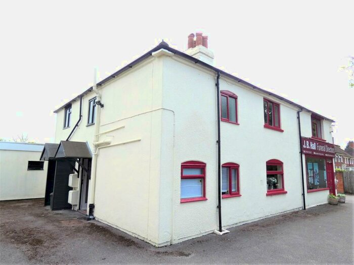 2 Bedroom Apartment To Rent In Finchampstead Road, Wokingham, Berkshire, RG41