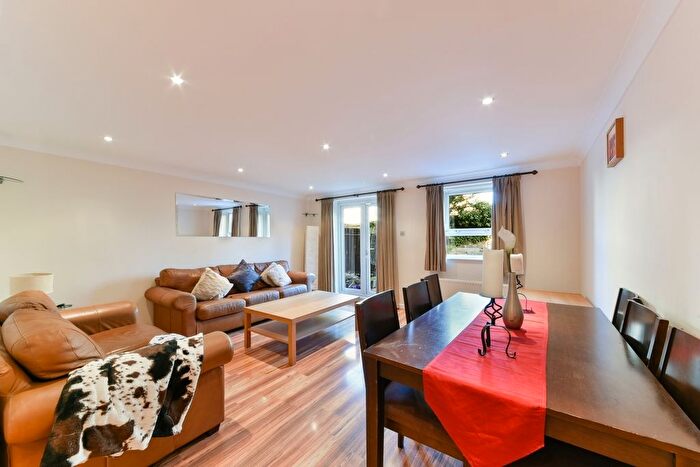 2 Bedroom Terraced House To Rent In Schooner Close, Isle Of Dogs, London, E14