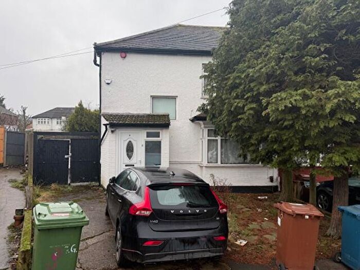 3 Bedroom Semi Detached House For Sale In Gordon Gardens, Edgware, London, HA8