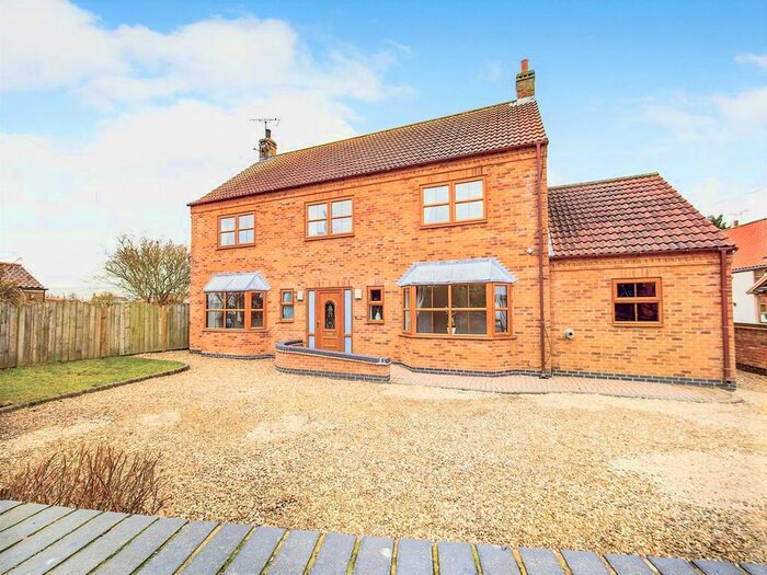 5 Bedroom Detached House For Sale In The Square, Wansford, Driffield, YO25