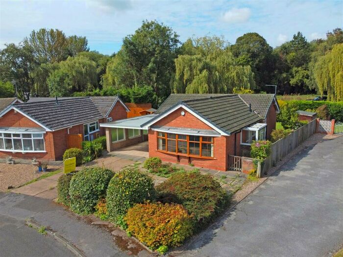 3 Bedroom Detached Bungalow For Sale In The Priors, Lowdham, Nottingham, NG14