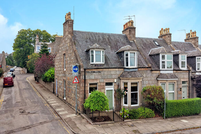 2 Bedroom Apartment For Sale In Loanhead Terrace, Rosemount, Aberdeen, AB25
