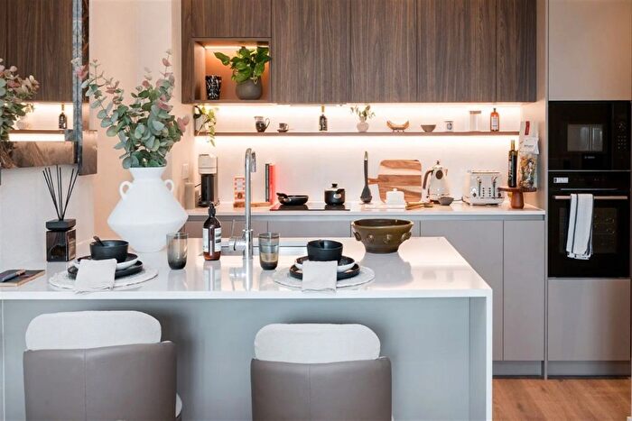 1 Bedroom Flat To Rent In Bow Green, Maple Mews, E3